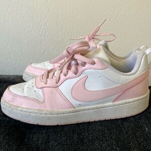 Nike pink kids shoes